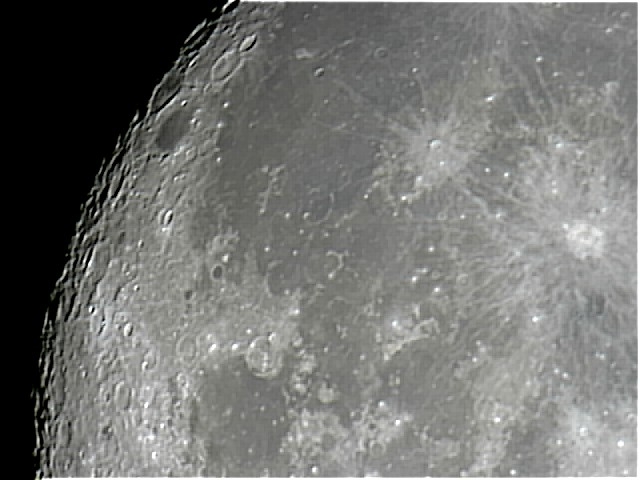 Luna-13-09-08-III.jpg -       DETALLE LUNA III       * Fecha:   13-09-2008     * Lugar:   Pozuelo de Alarc�n (Madrid)     * Telescopio:   Celestron C6-N 150/750     * Montura:   CG5-GT     * C�mara:   Webcam SPC900NC sin modificar     * M�todo:   Foco primario      * Procesado:   procesado con RegiStax      * Visibilidad:   Regular   